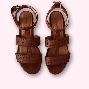 AMERICAN EAGLE SANDALS